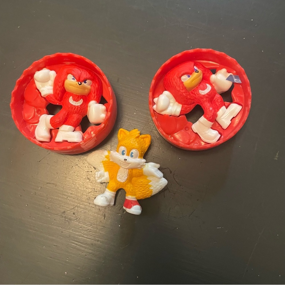 Sonic the Hedgehog Knuckles & Tails Action Figure Set - Red and Yellow